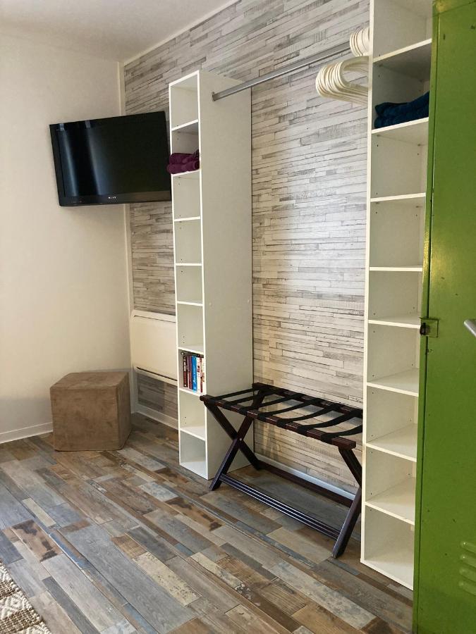 Living At Saarpartments -Adultsonly- 2 Bedrooms, Kitchen - Business & Holiday Apartments For Long- And Short Term Stay, 3 Min To Train Station, Secure E-Bike Parking! Saarbrücken Buitenkant foto
