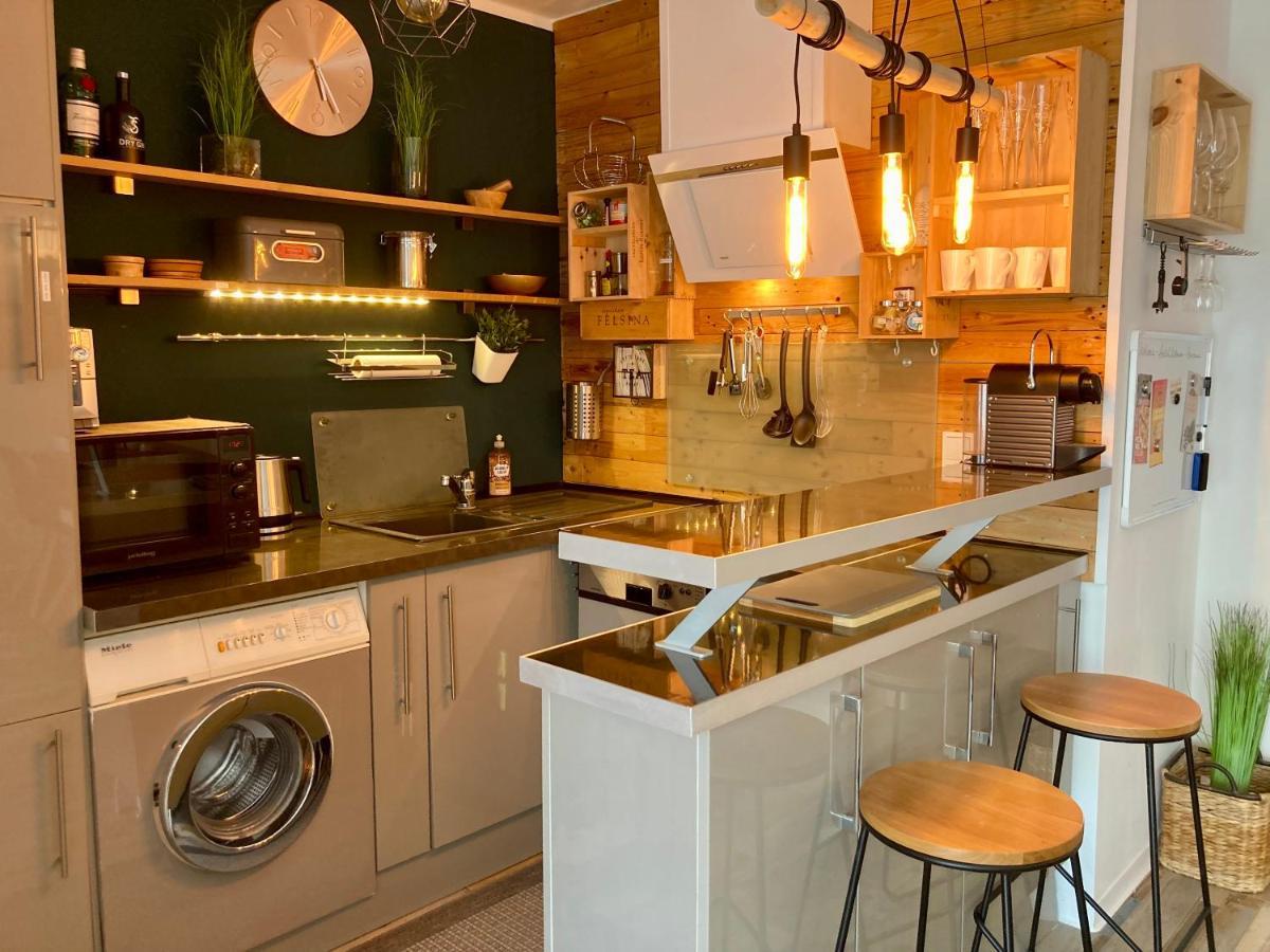 Living At Saarpartments -Adultsonly- 2 Bedrooms, Kitchen - Business & Holiday Apartments For Long- And Short Term Stay, 3 Min To Train Station, Secure E-Bike Parking! Saarbrücken Buitenkant foto