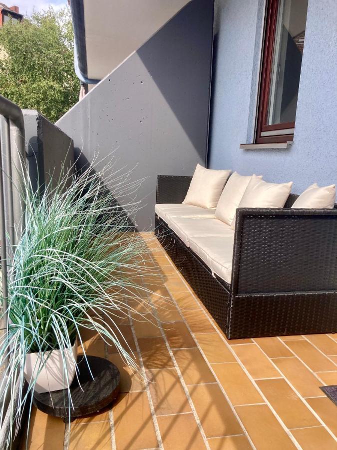 Living At Saarpartments -Adultsonly- 2 Bedrooms, Kitchen - Business & Holiday Apartments For Long- And Short Term Stay, 3 Min To Train Station, Secure E-Bike Parking! Saarbrücken Buitenkant foto