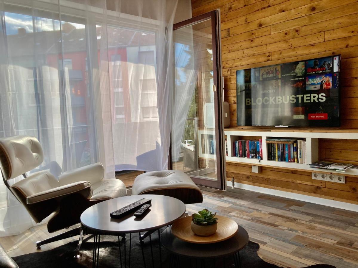 Living At Saarpartments -Adultsonly- 2 Bedrooms, Kitchen - Business & Holiday Apartments For Long- And Short Term Stay, 3 Min To Train Station, Secure E-Bike Parking! Saarbrücken Buitenkant foto