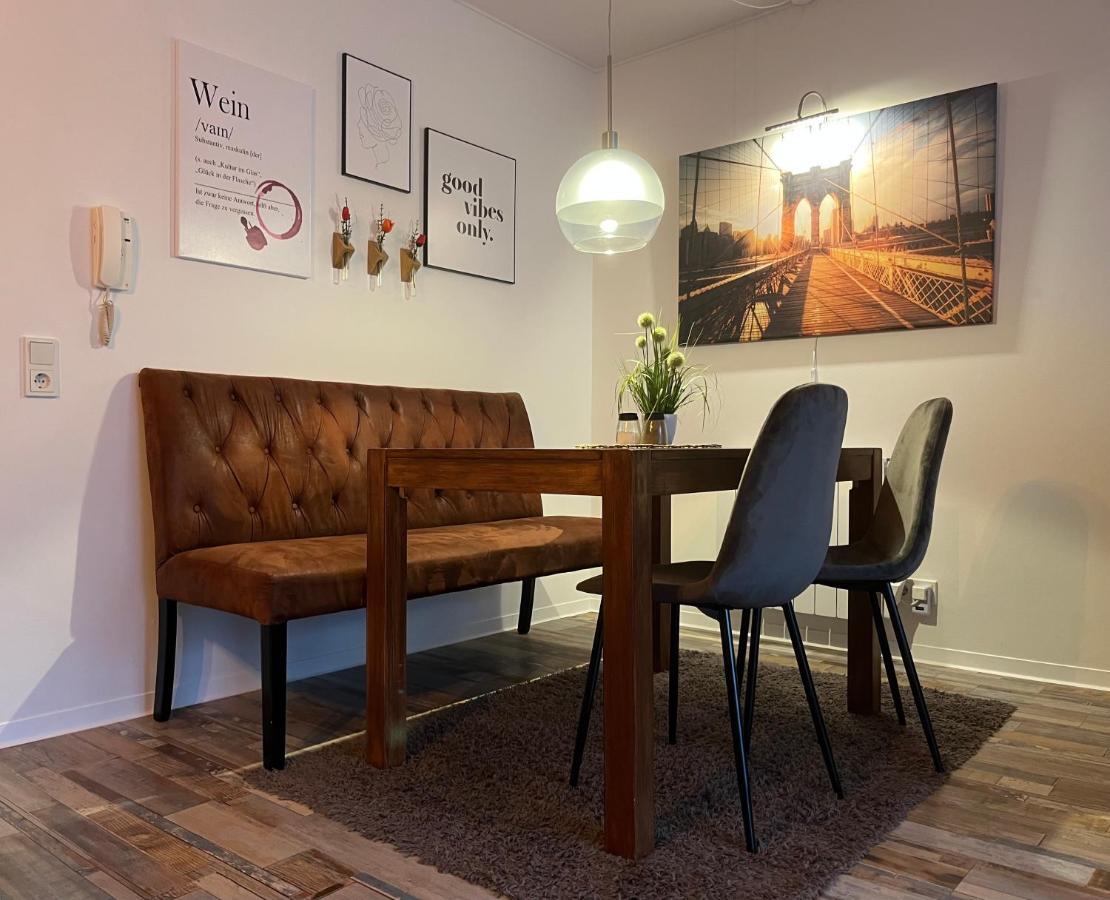 Living At Saarpartments -Adultsonly- 2 Bedrooms, Kitchen - Business & Holiday Apartments For Long- And Short Term Stay, 3 Min To Train Station, Secure E-Bike Parking! Saarbrücken Buitenkant foto