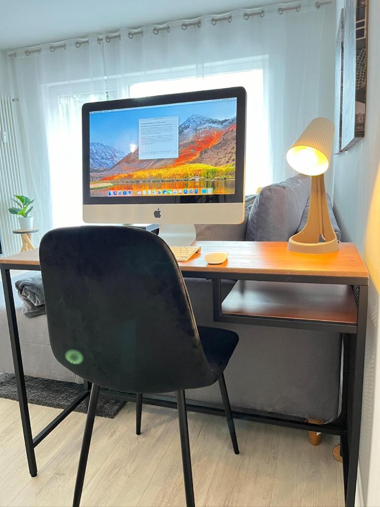 Living At Saarpartments -Adultsonly- 2 Bedrooms, Kitchen - Business & Holiday Apartments For Long- And Short Term Stay, 3 Min To Train Station, Secure E-Bike Parking! Saarbrücken Buitenkant foto
